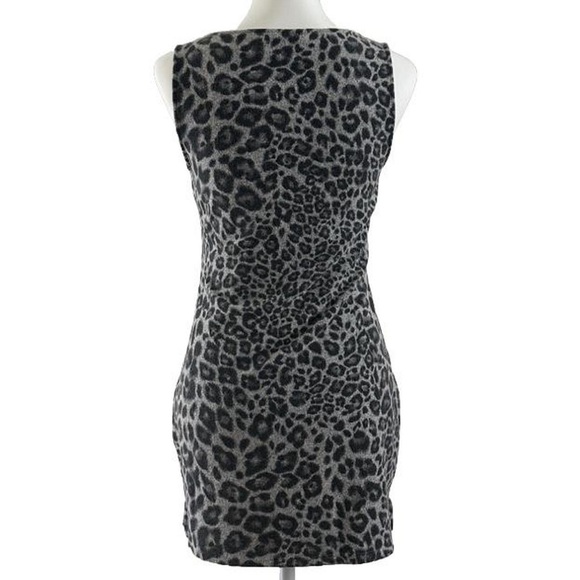 ⭐️WHITE HOUSE BLACK MARKET - SWEATER KNIT LEOPARD PRINT MINI DRESS⭐️ - Picture 5 of 6